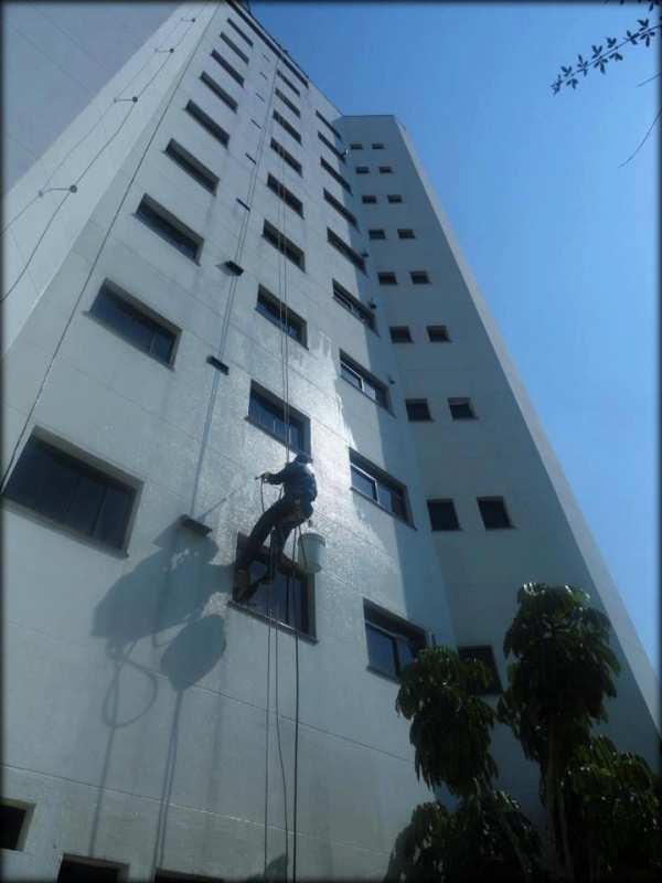 Pintura de Fachada de Edifícios Altos na Bairro Campestre - Pintura na Parede de Edifício