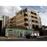 pinturas em edifícios residenciais na Vila Santa Tereza